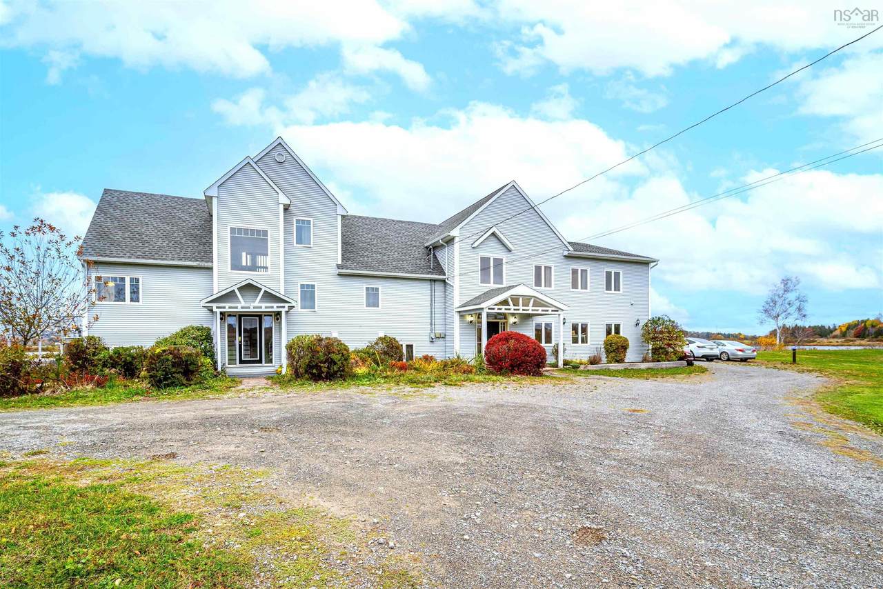 215 Cloverdale Drive - Photo 1