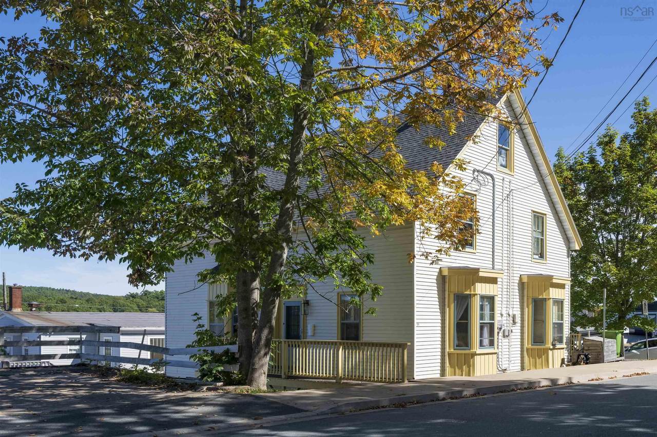 92-94 Pleasant Streets - Photo 1