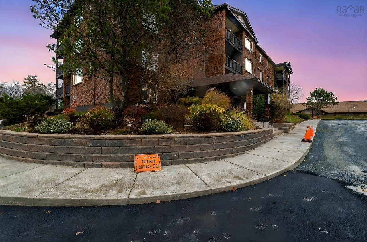 64 Cumberland Drive - Photo 1