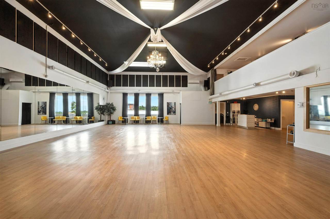 59 Mcquade Lake Crescent - Photo 1