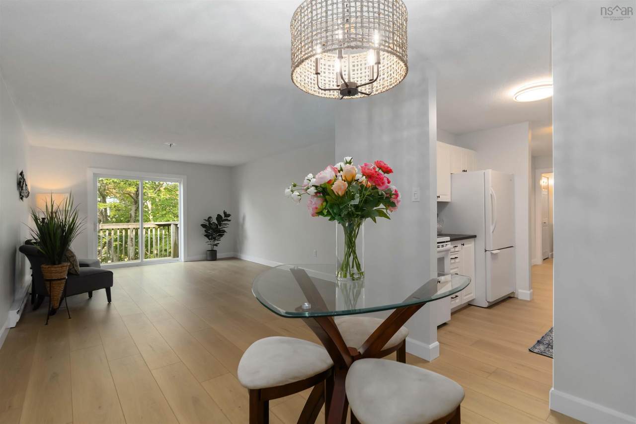 9 Forest Hills Parkway - Photo 1