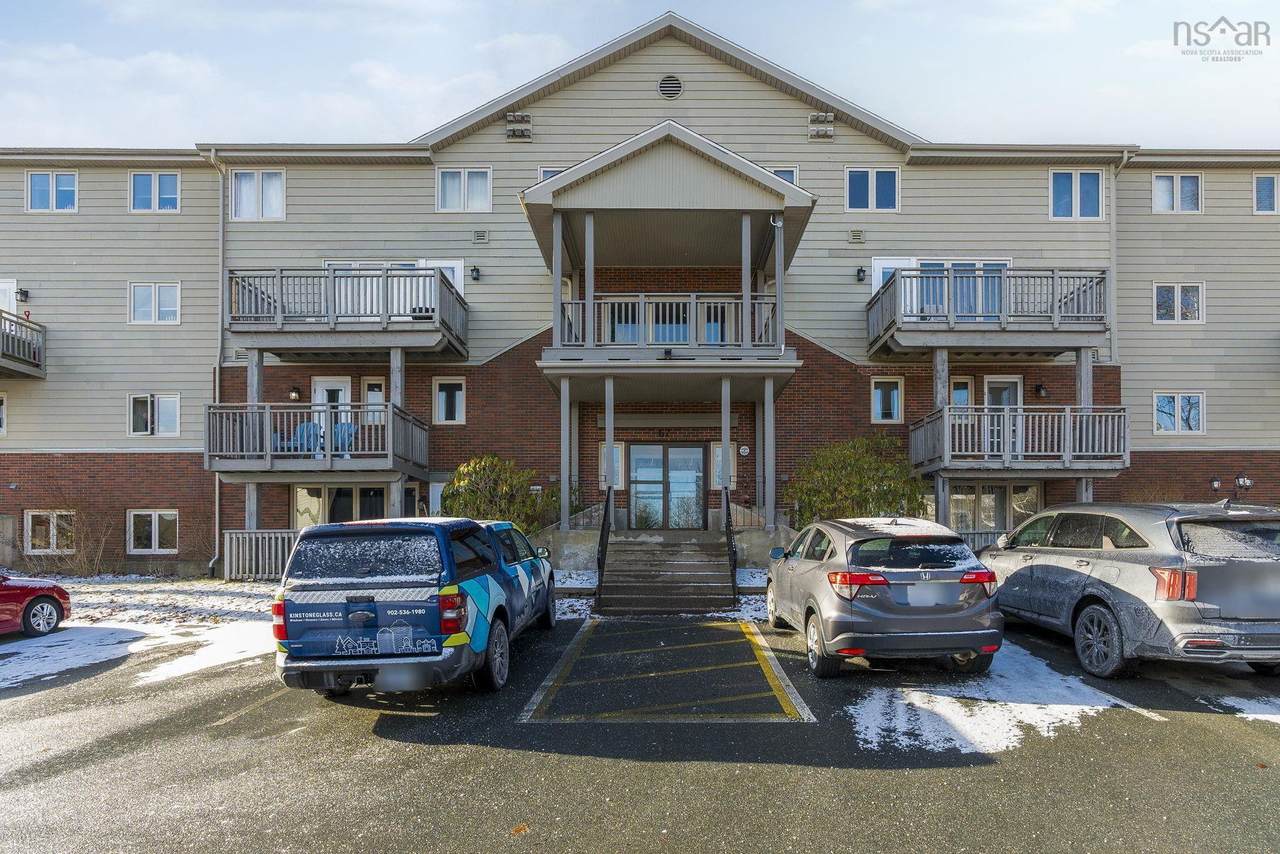 67 Farnham Gate Road - Photo 1