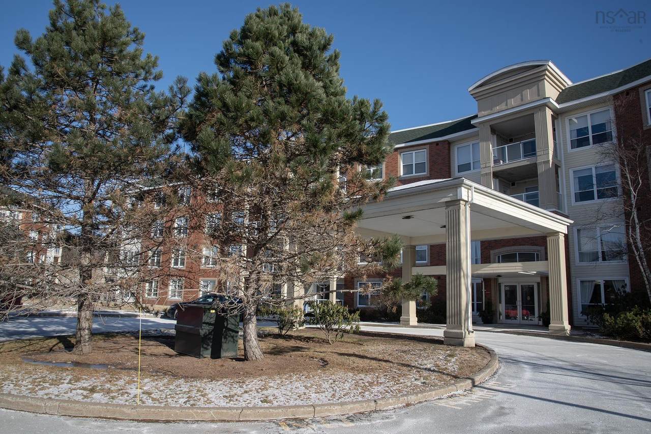 52 Whitehall Crescent - Photo 1