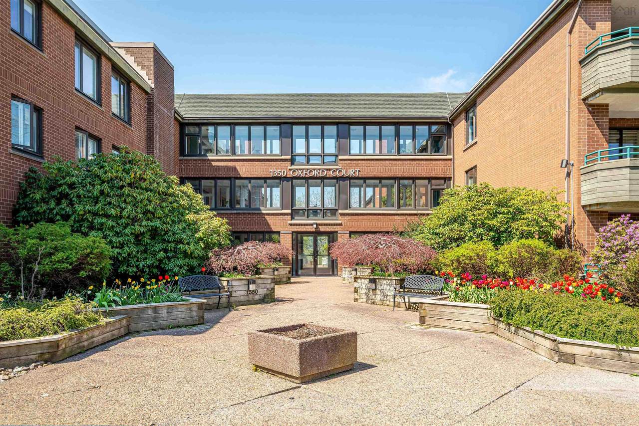 1350 Oxford Street - Photo 1