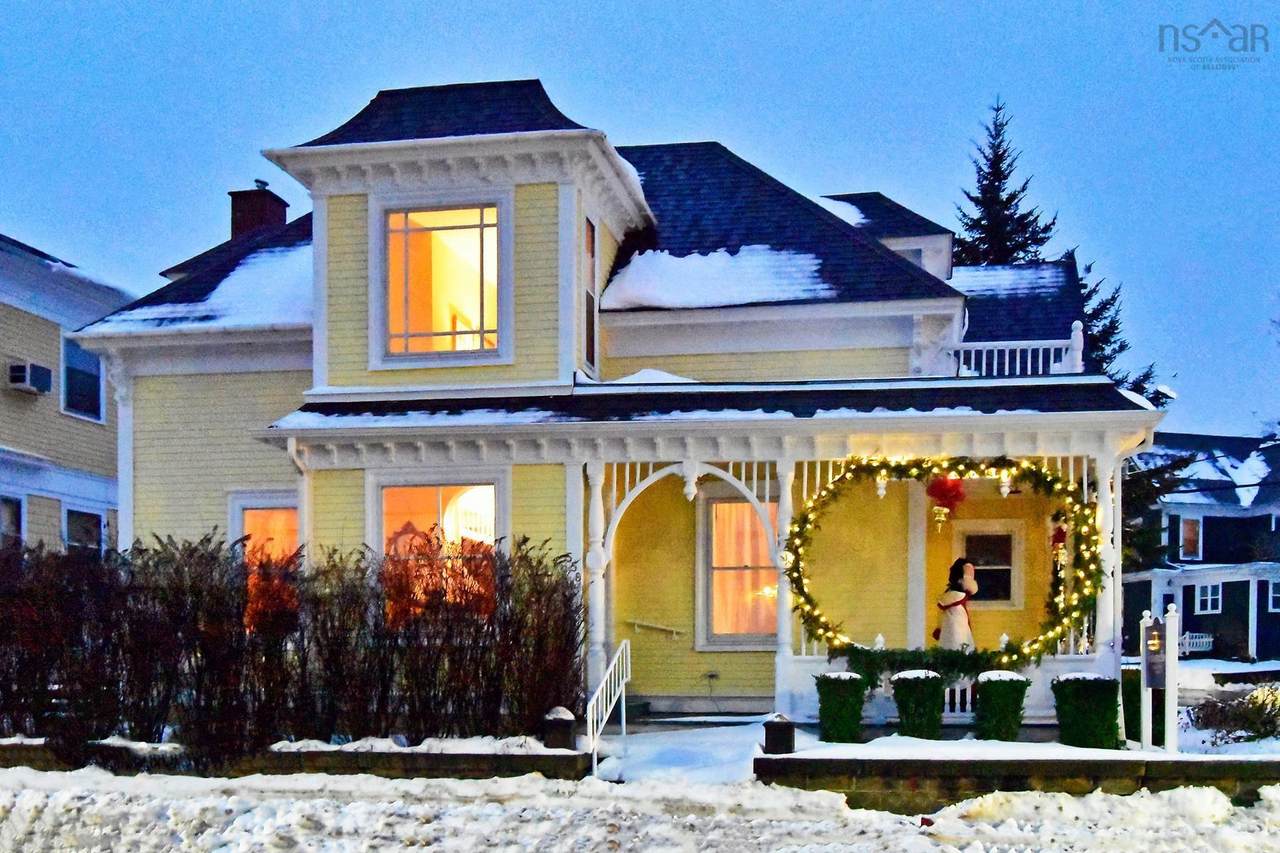 558 Main Street - Photo 1