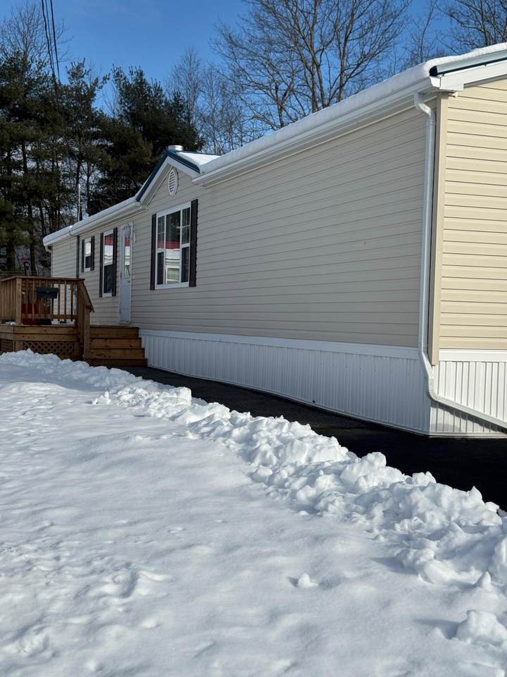 174 Sherbrooke Avenue - Photo 1