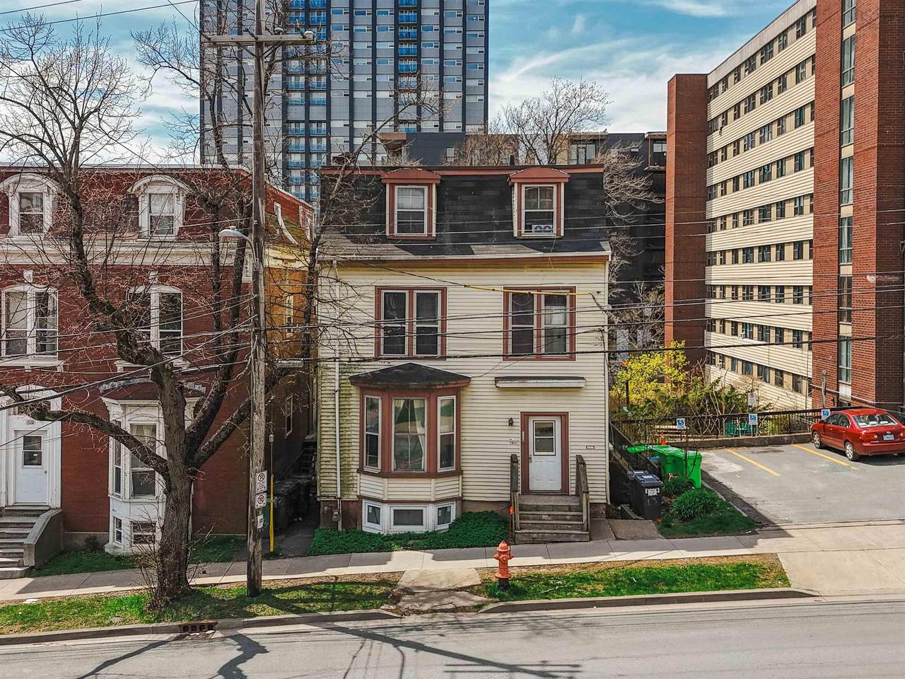 1178 Queen Street - Photo 1