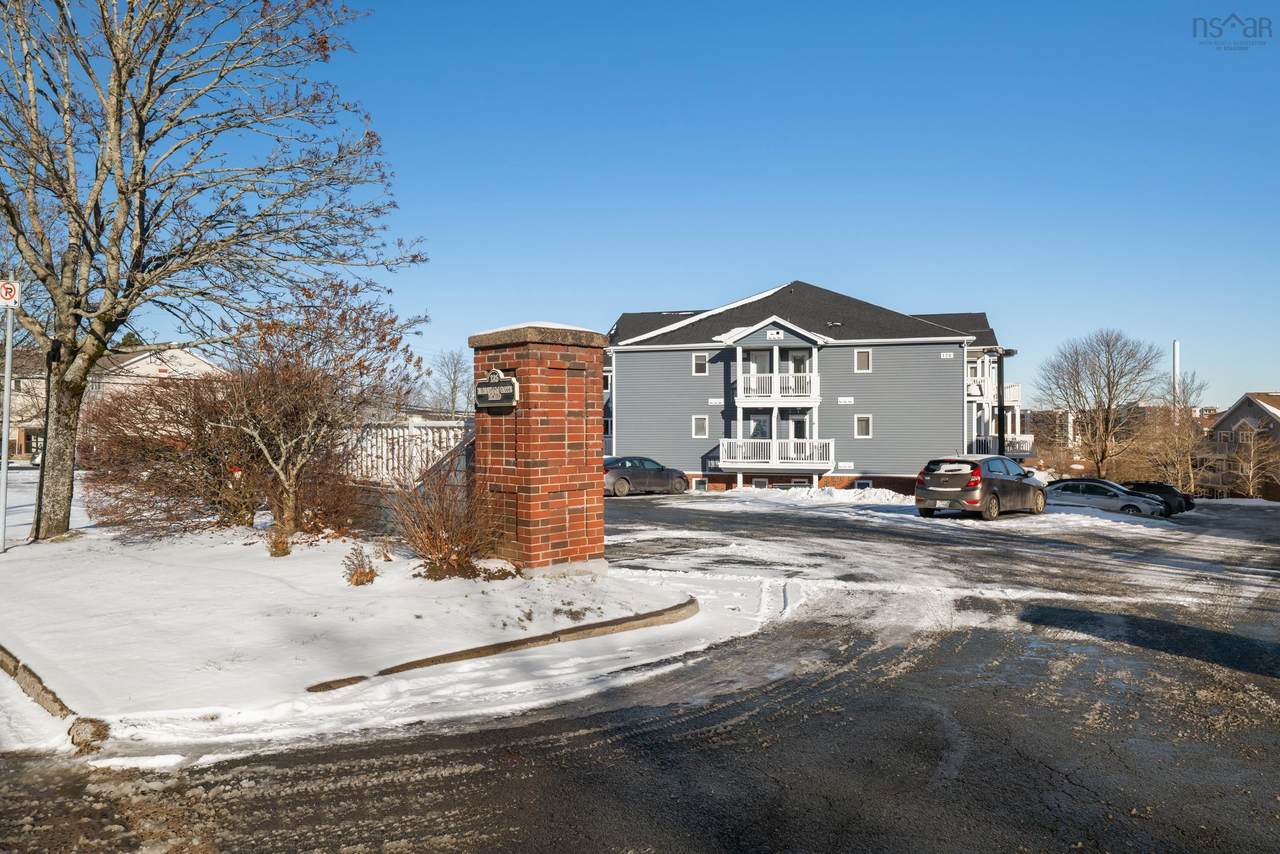 126 Farnham Gate Road - Photo 1