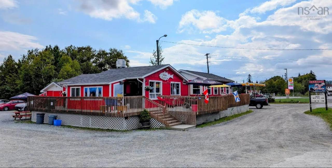 7886 7 Highway - Photo 1