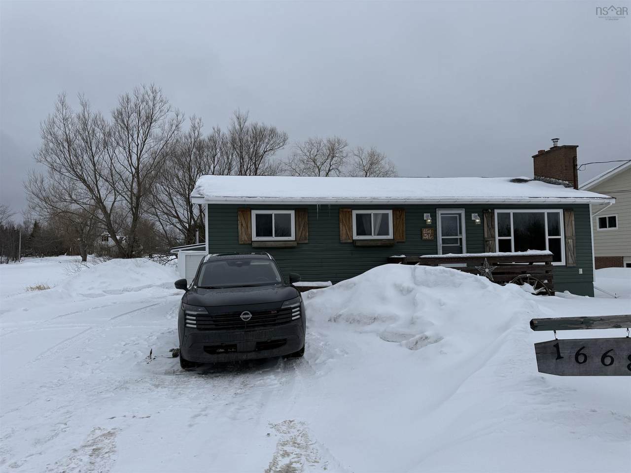 1668 Mackay Street - Photo 1