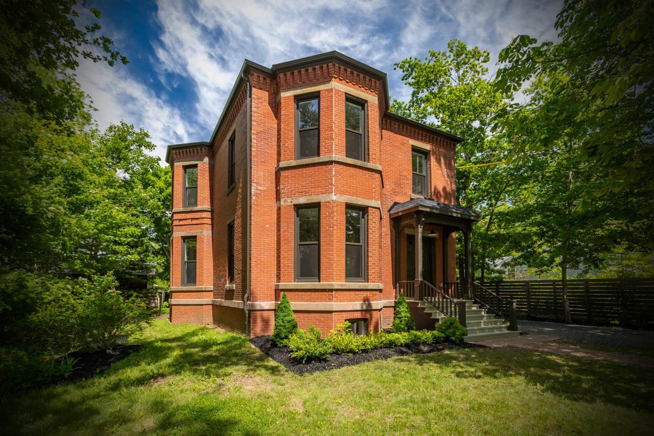 780 St. George Street - Photo 1