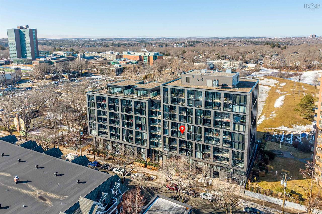 1048 Wellington Street - Photo 1