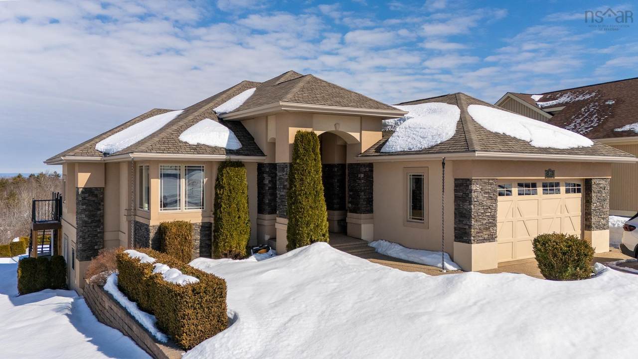 31 Falcon Drive - Photo 1