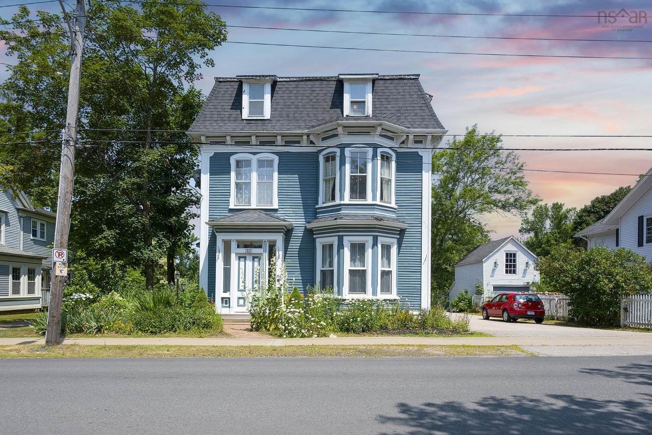 446 St George Street - Photo 1