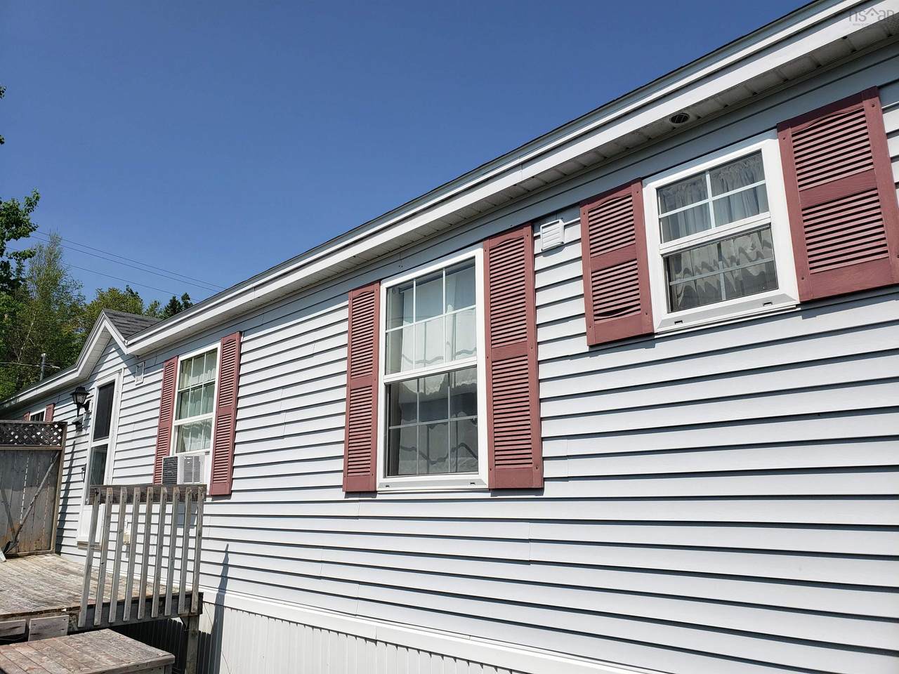 21 Parkwood Avenue - Photo 1
