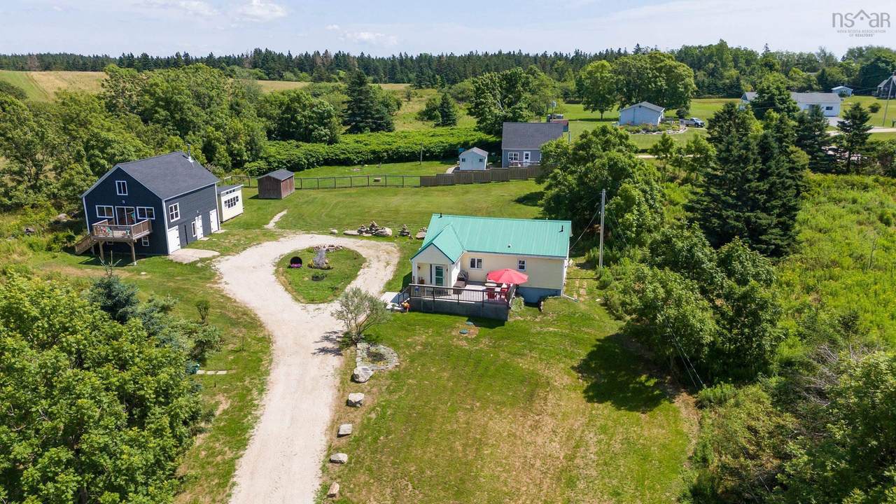 173 New Harbour Road - Photo 1