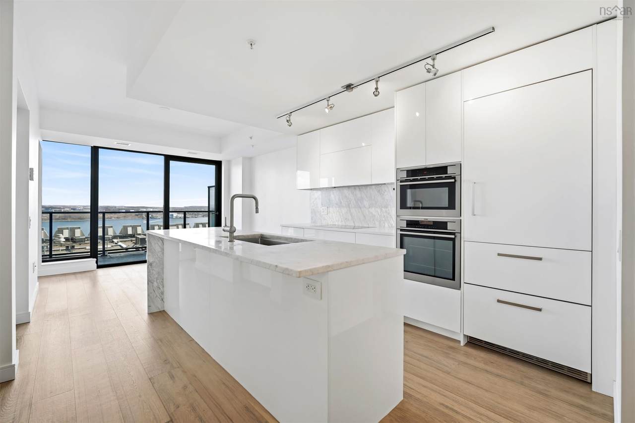 1650 Granville Street - Photo 1