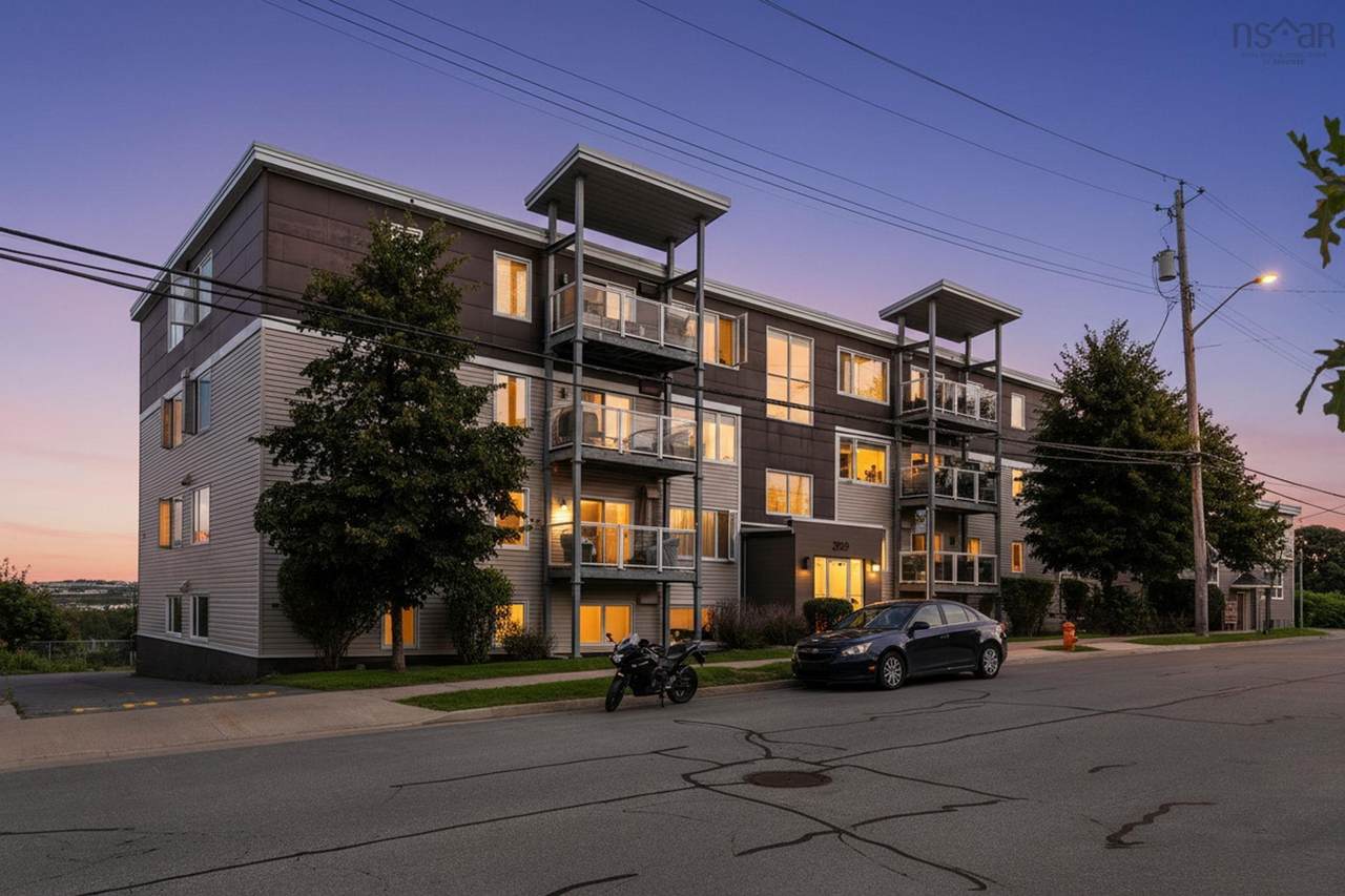 3749 Kencrest Avenue - Photo 1