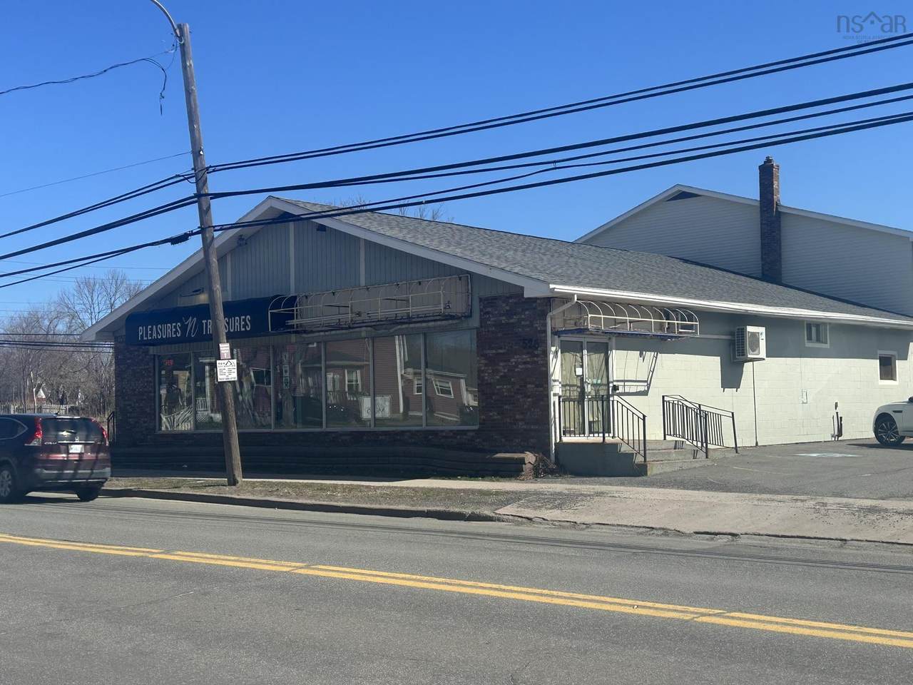 526 East River Road - Photo 1