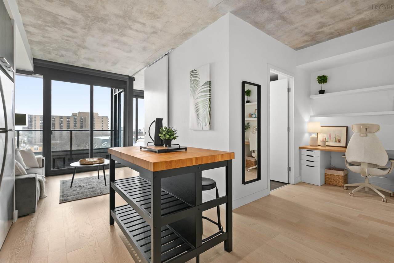 1048 Wellington Street - Photo 1