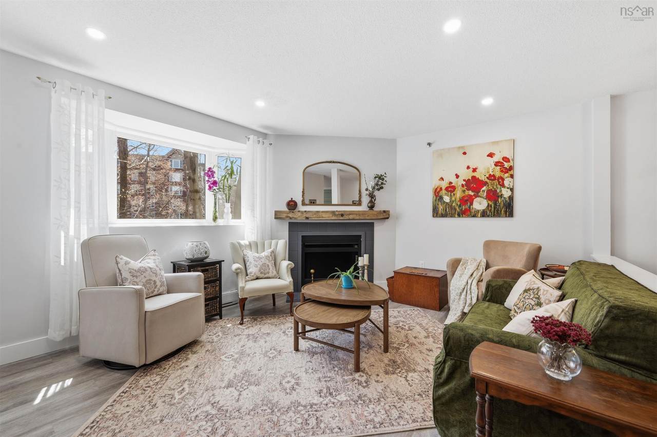 12 Spinnaker Drive - Photo 1