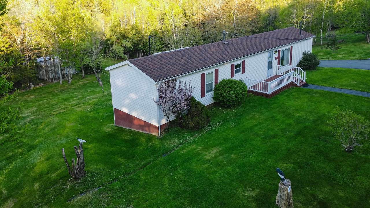 209 South Uniacke Road - Photo 1