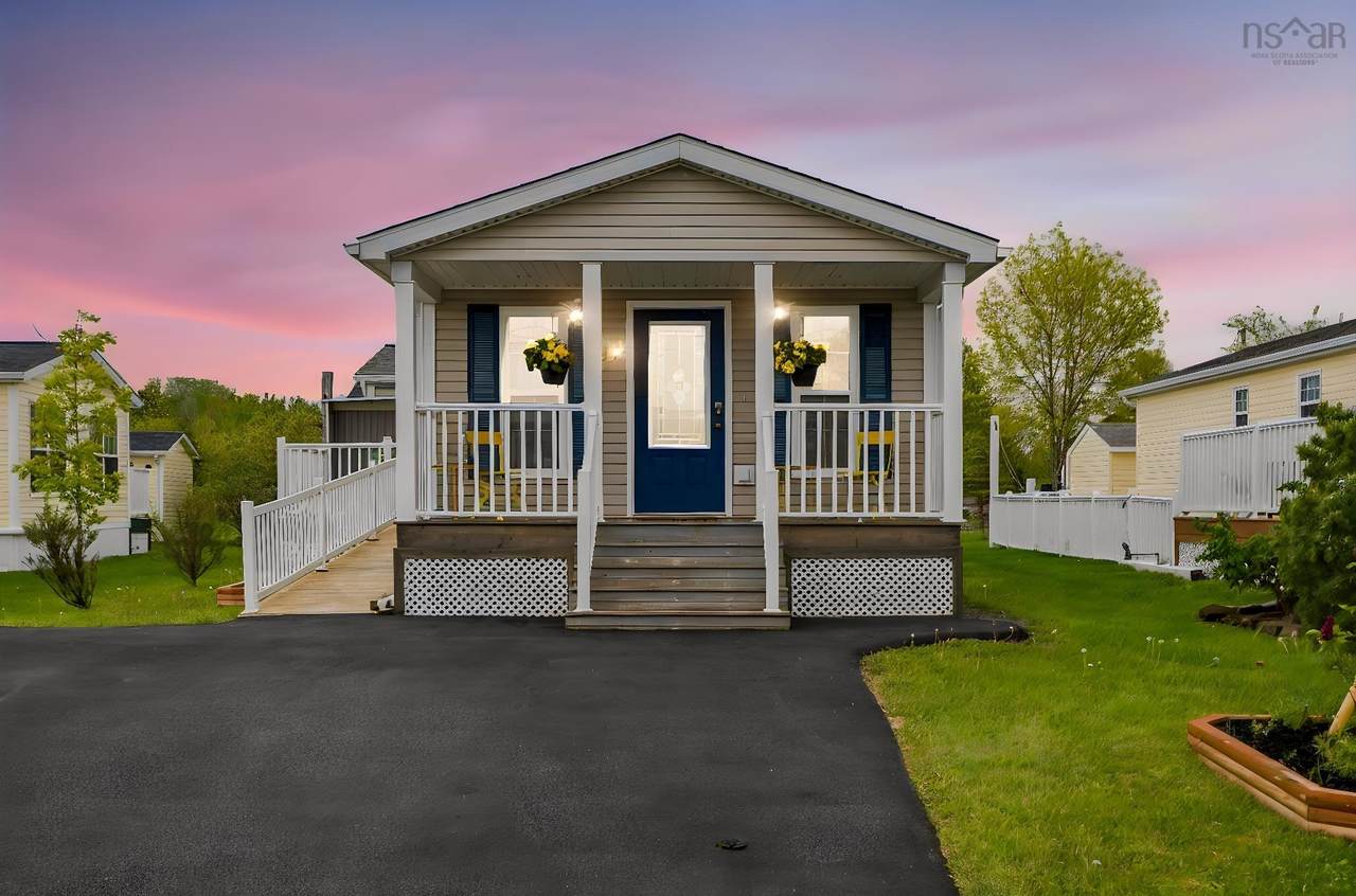 49 Merriweather Crescent - Photo 1
