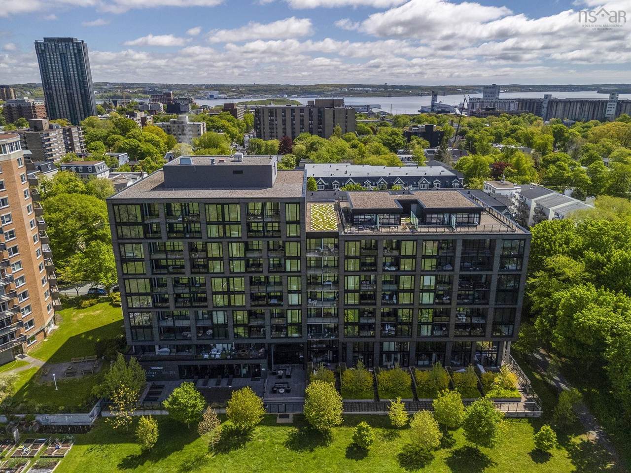 1048 Wellington Street - Photo 1