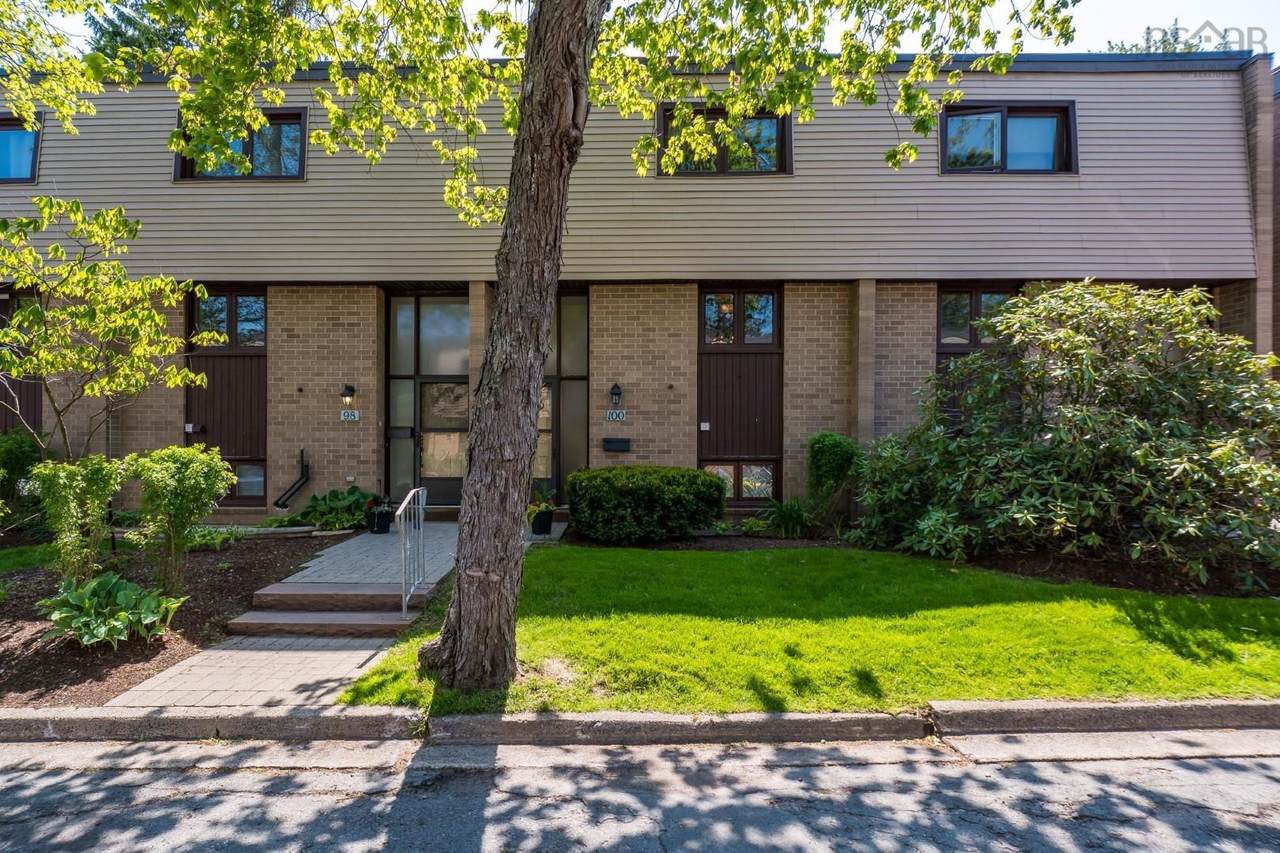 100 Forestside Crescent - Photo 1
