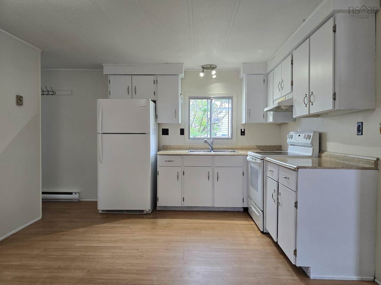 https://bt-photos.global.ssl.fastly.net/novascotia/1280_boomver_1_202614702-2.jpg