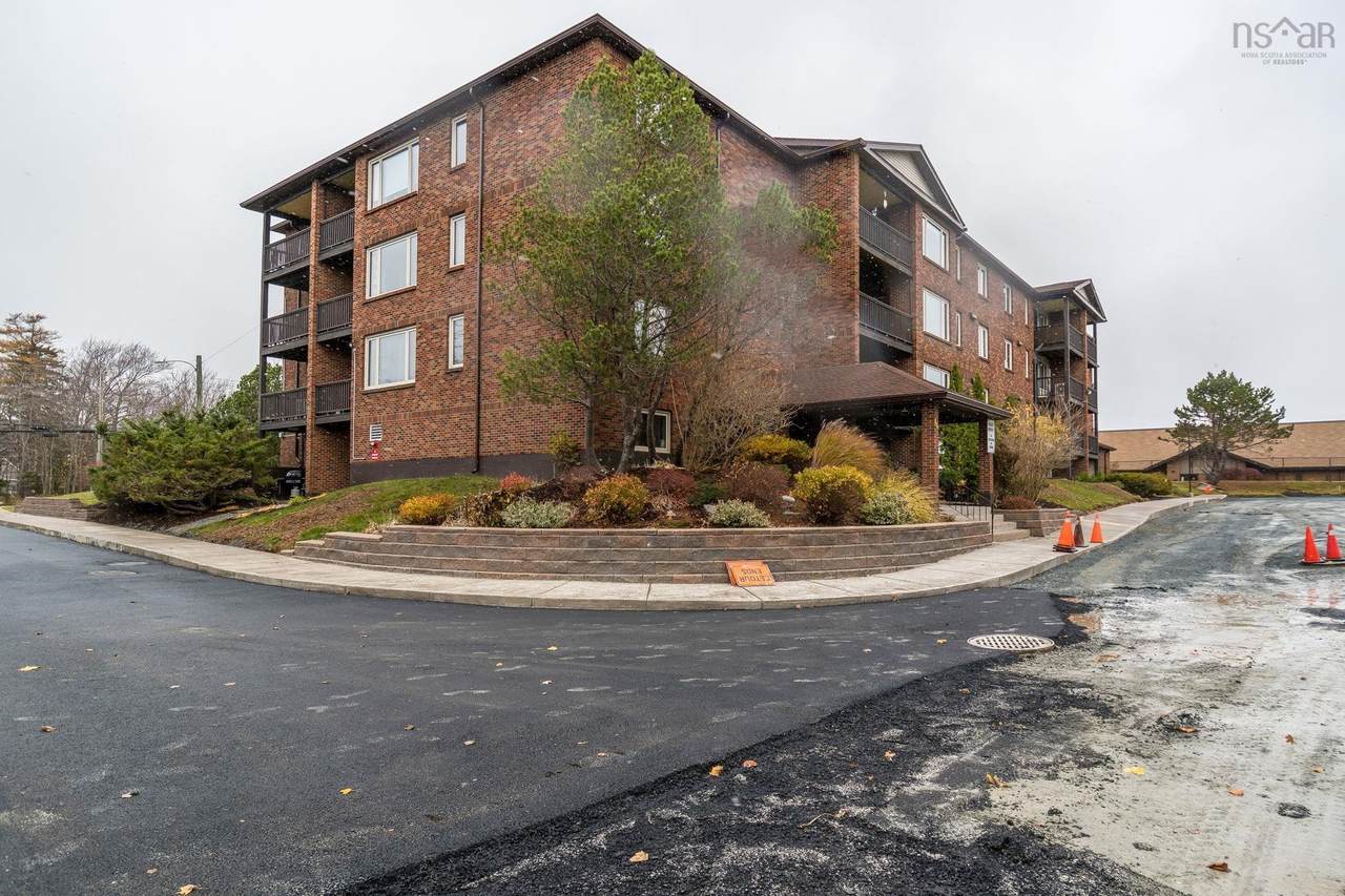 64 Cumberland Drive - Photo 1
