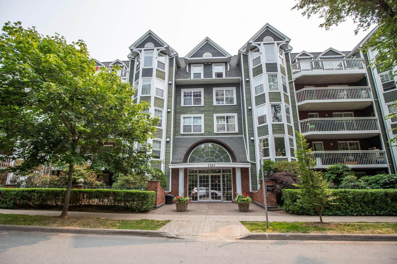 1041 Wellington Street - Photo 1