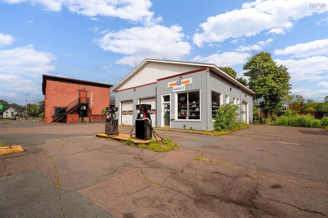 139 Victoria Street E - Photo 1