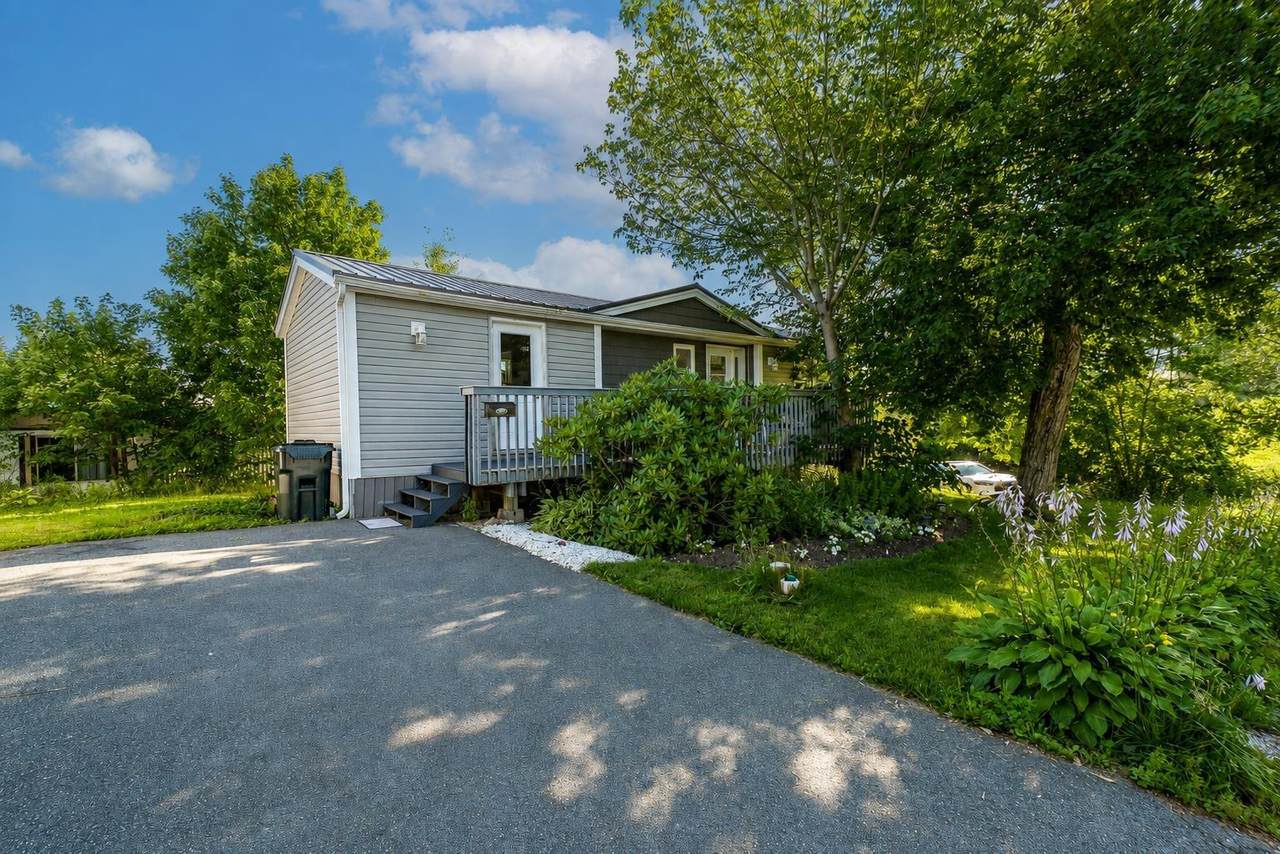 137 Greenhead Road - Photo 1