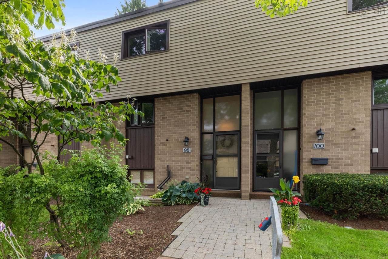 98 Forestside Crescent - Photo 1