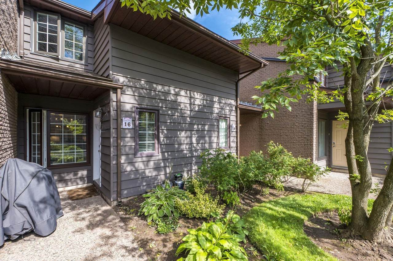 4 Rose Way - Photo 1