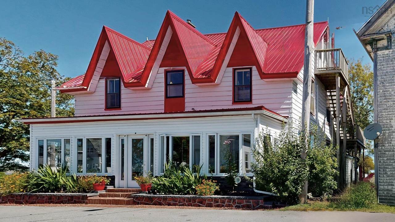 132 Hall Street - Photo 1