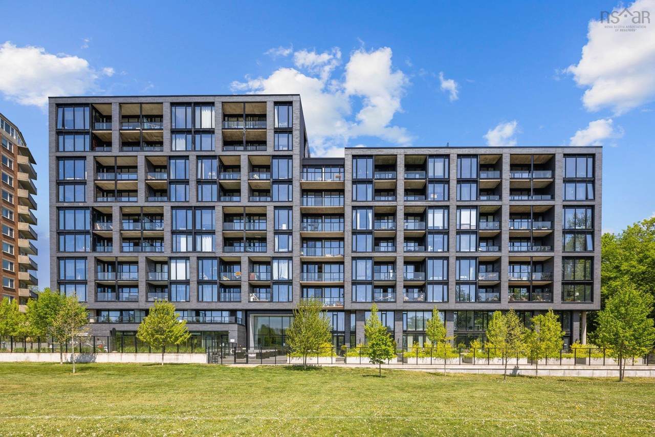 1048 Wellington Street - Photo 1