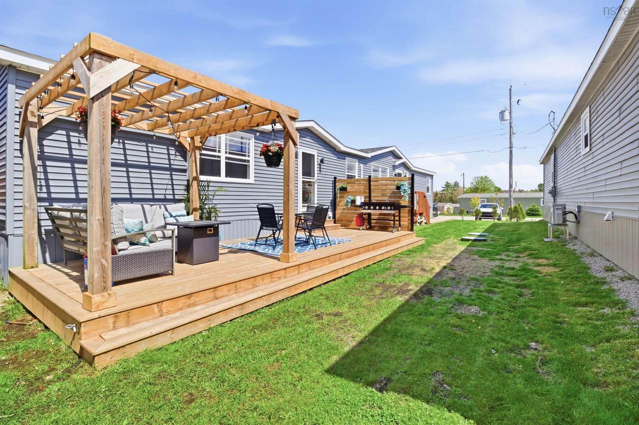 11 Breeze Circle - Photo 1