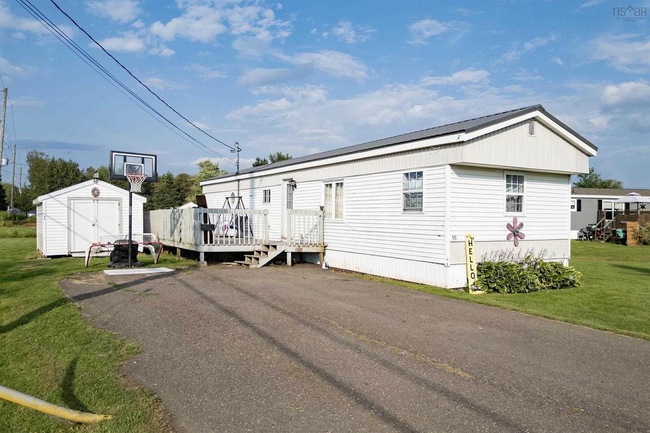 16 Lorne Crescent - Photo 1