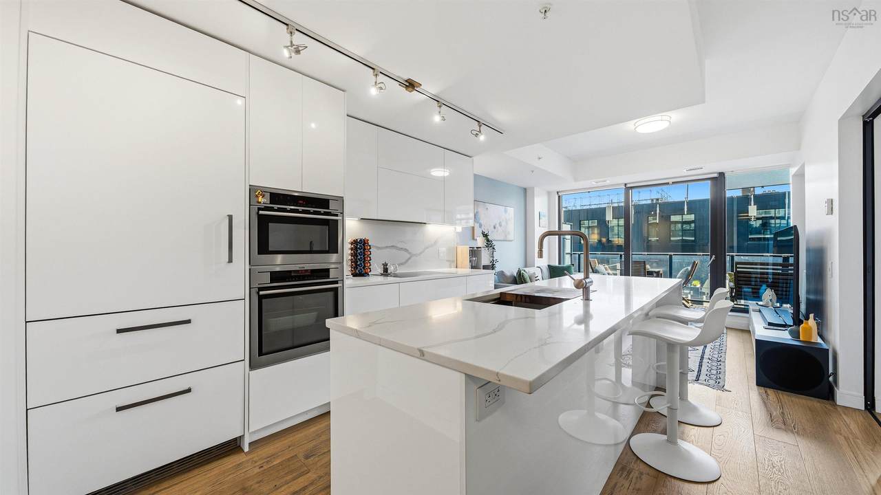 1650 Granville Street - Photo 1