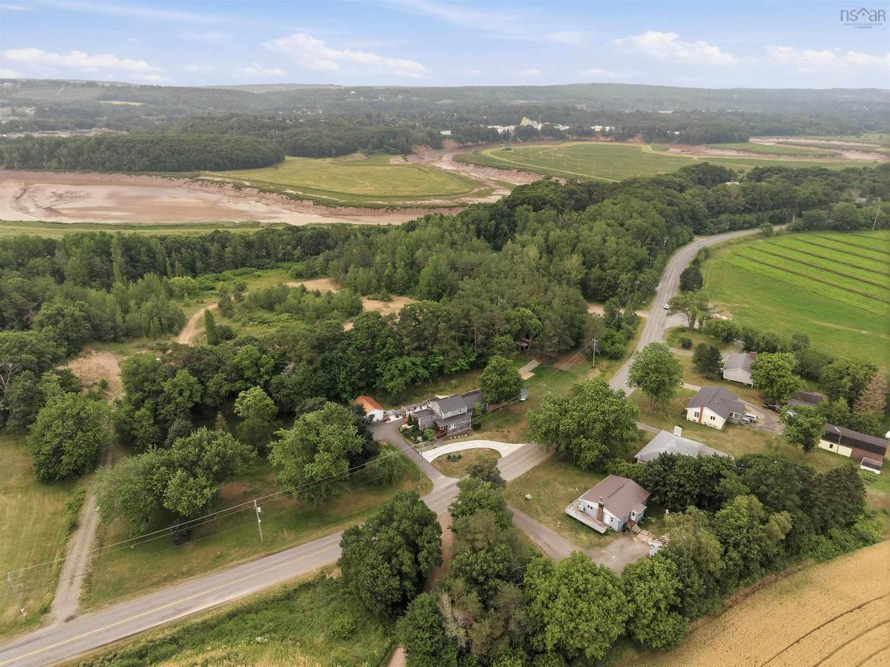 https://bt-photos.global.ssl.fastly.net/novascotia/1280_boomver_2_202618088-3.jpg