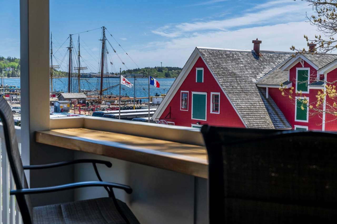 56 Montague Street - Photo 1