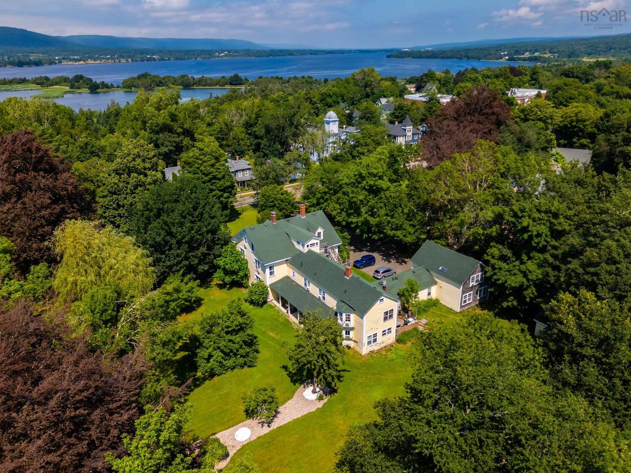 https://bt-photos.global.ssl.fastly.net/novascotia/1280_boomver_3_202600154-2.jpg