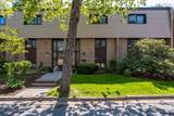 100 Forestside Crescent - Photo 1
