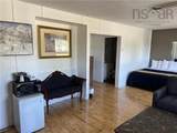 100 Kings Road - Photo 13