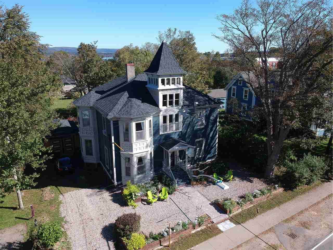 548 St George Street - Photo 1