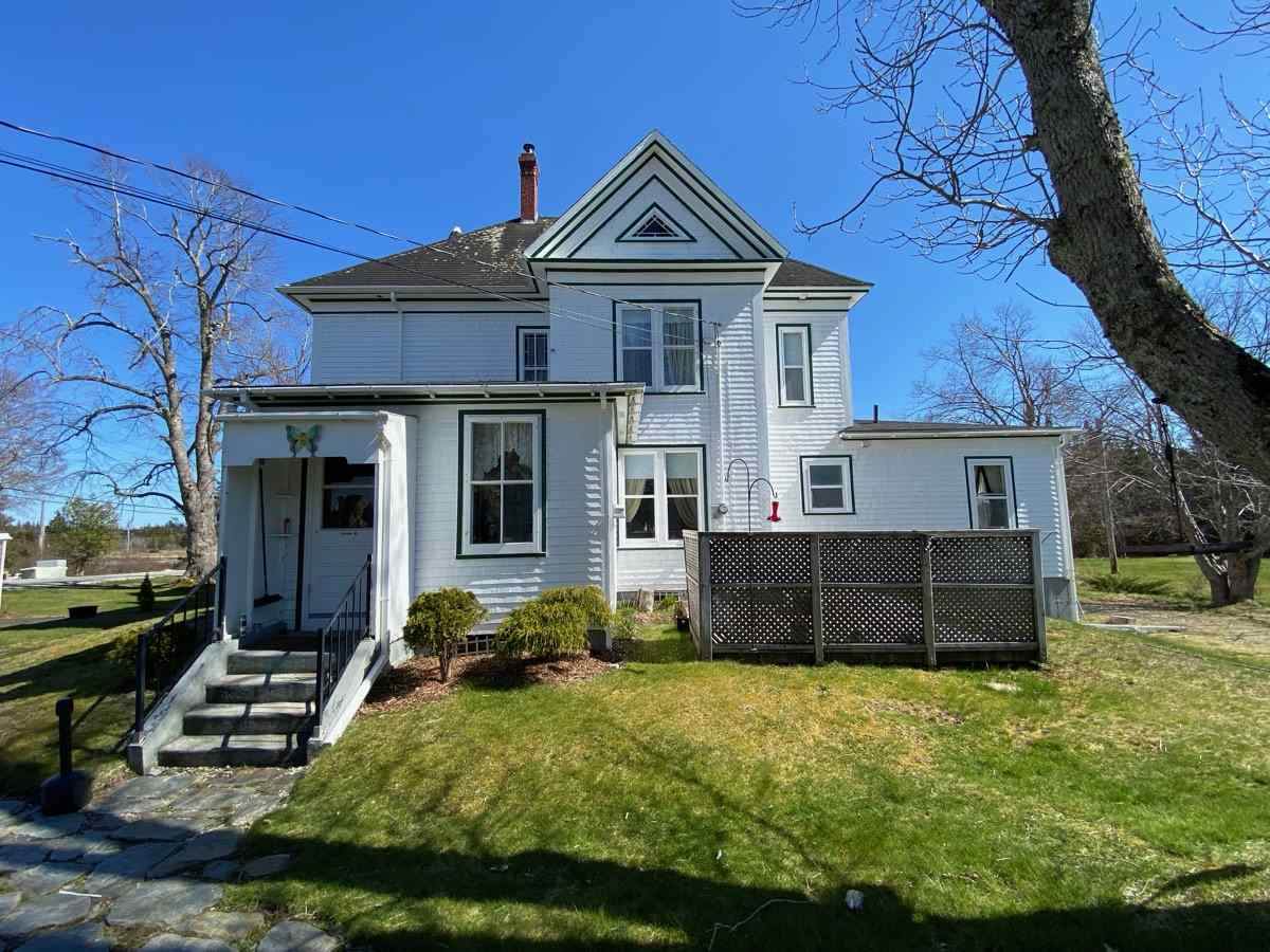 2775 3 Highway - Photo 1