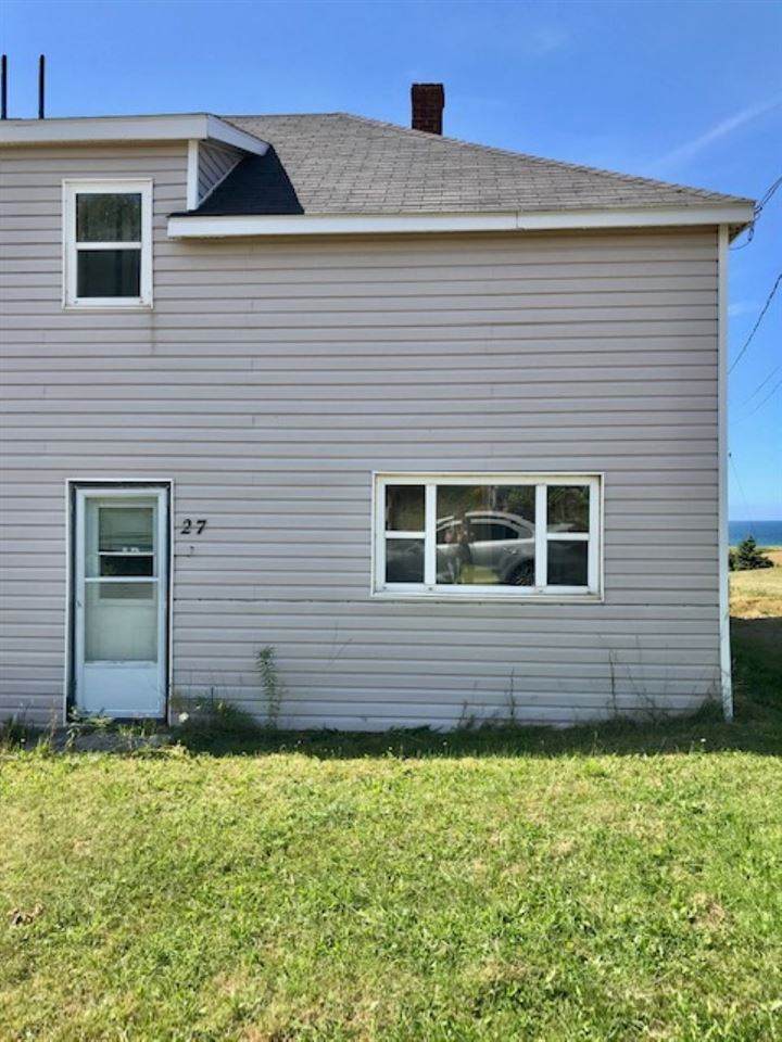 27 Mann Avenue - Photo 1