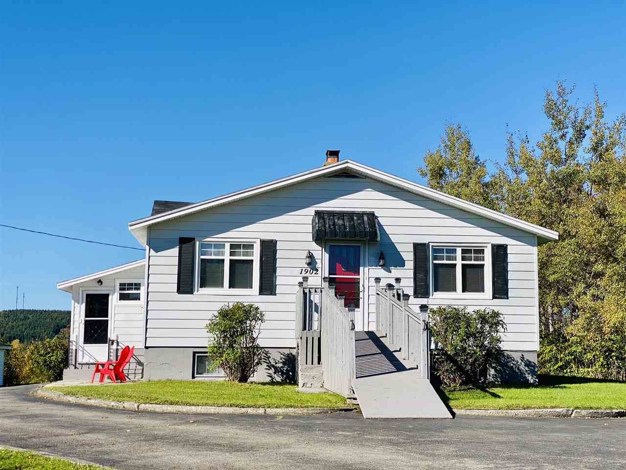 1902 Kings Road - Photo 1